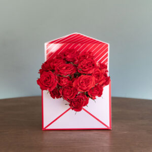 Envío de sobre con rosas especial San Valentín y eventos de enamorados